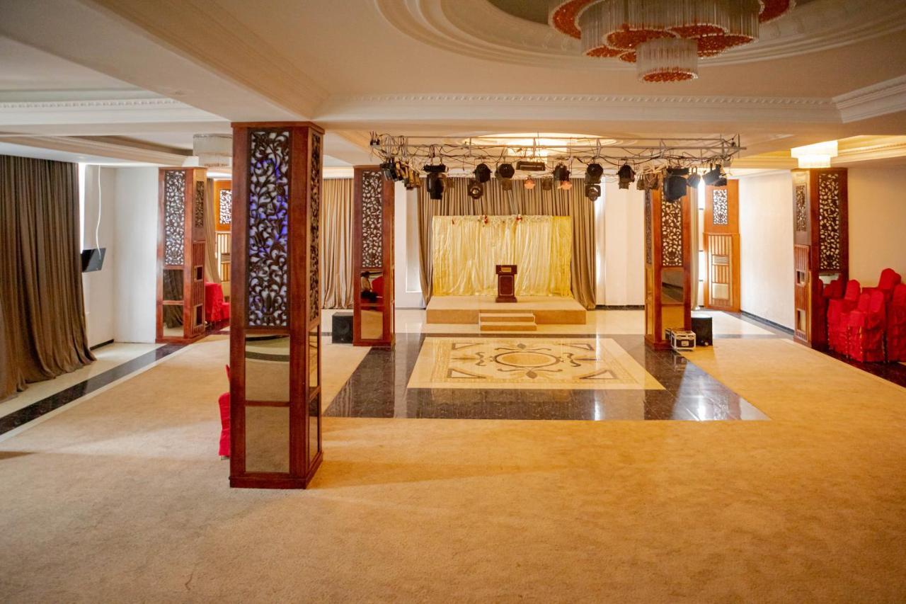 Hotel Hibiscus Louis Либревиль Экстерьер фото