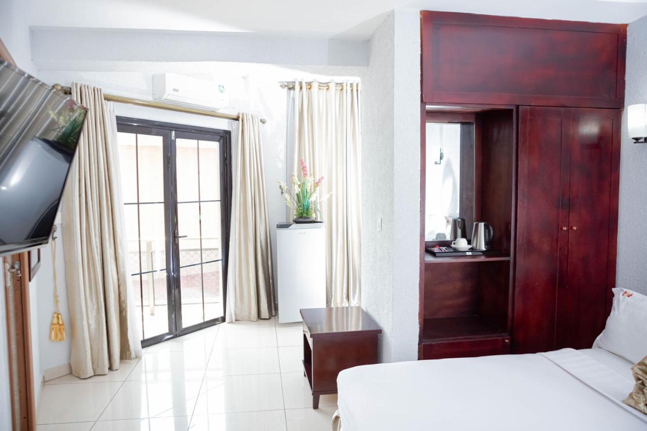 Hotel Hibiscus Louis Либревиль Экстерьер фото