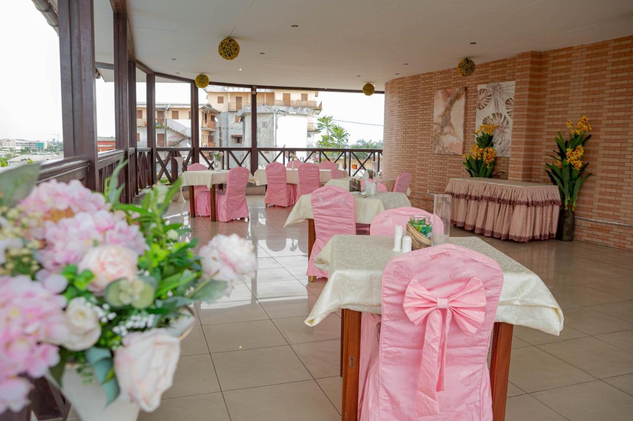 Hotel Hibiscus Louis Либревиль Экстерьер фото