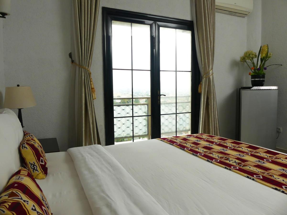 Hotel Hibiscus Louis Либревиль Экстерьер фото