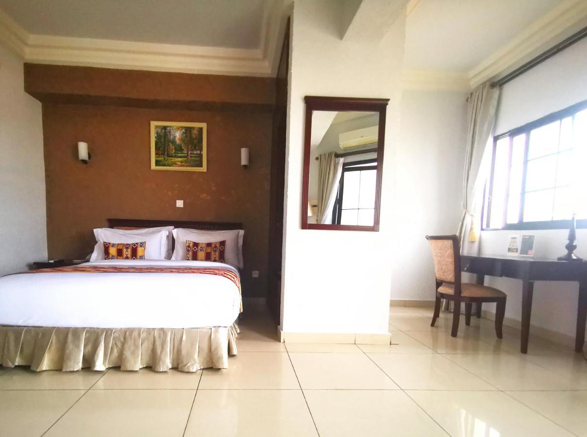 Hotel Hibiscus Louis Либревиль Экстерьер фото